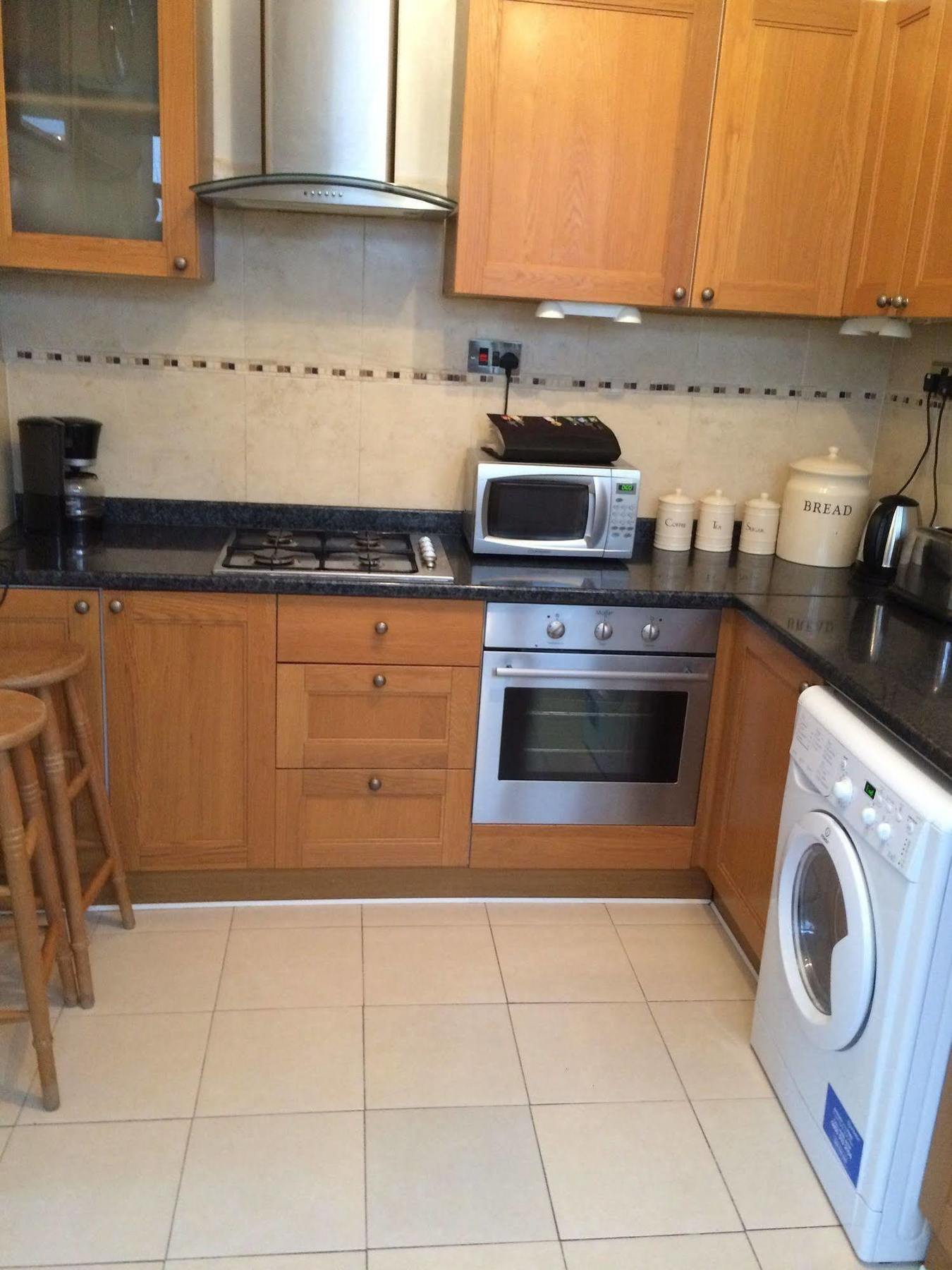 Lovely Garden Apartment In Wimbledon Town Centre With Private Parking By Wimbledon Holiday Lets London Exterior foto