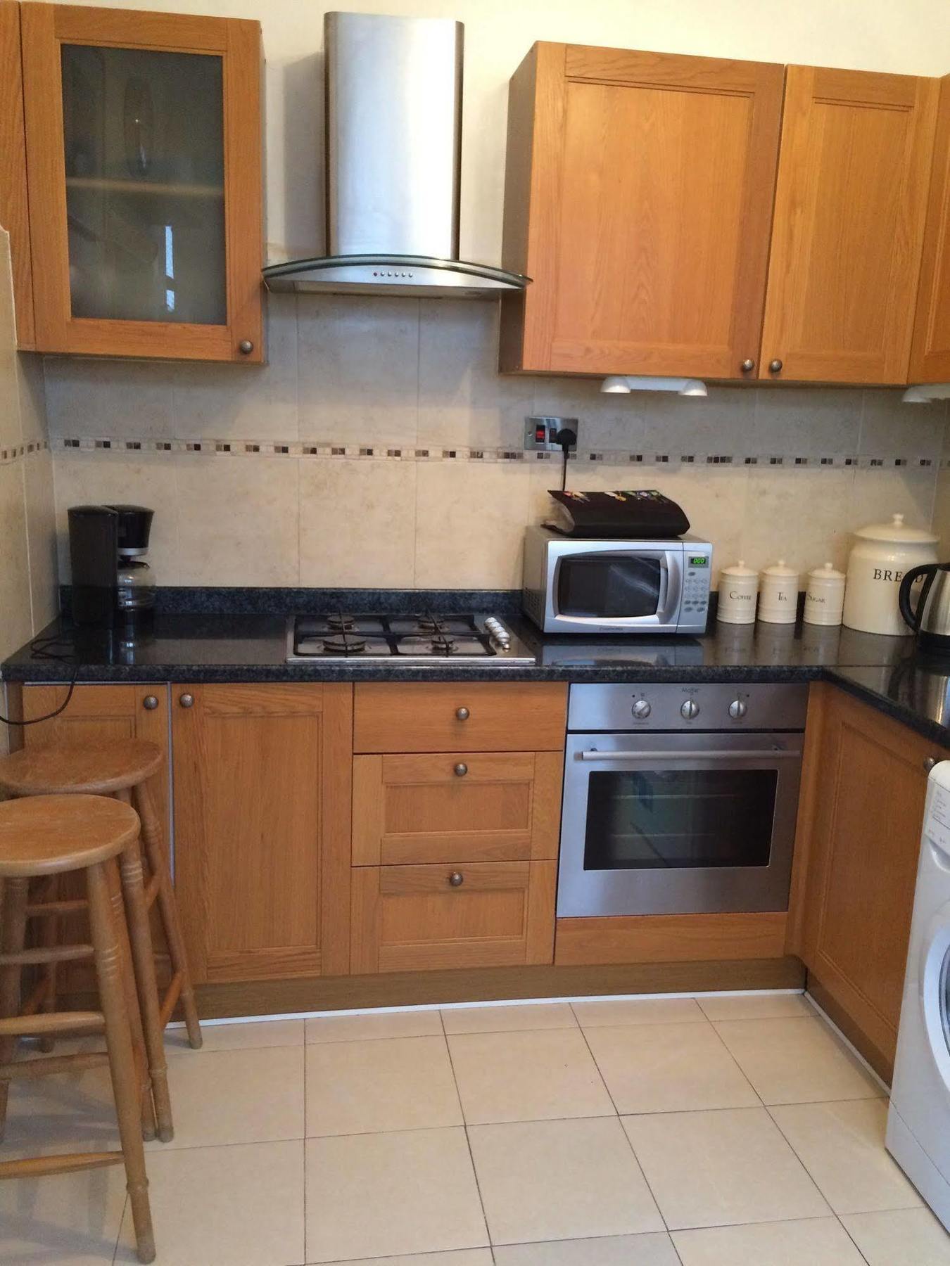 Lovely Garden Apartment In Wimbledon Town Centre With Private Parking By Wimbledon Holiday Lets London Exterior foto