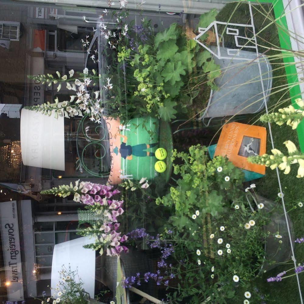 Lovely Garden Apartment In Wimbledon Town Centre With Private Parking By Wimbledon Holiday Lets London Exterior foto